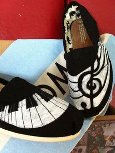 Piano Toms Tom Love, Awesome Shoes, Fresh Kicks, Shoe Closet, Painted Shoes