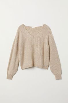 Sweater in a soft knit with wool content. V-neck  dropped shoulders  and long  wide sleeves. Ribbing at cuffs. Adrette Outfits, Aesthetic Sweaters, High Fashion Accessories, Beige Pullover, Pullover Outfit, Cropped Pullover, Dress Sweater, Oversize Fashion, Women Sweater