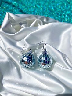 Trendy fun disco ball earrings, fun show stopping accessory for any occasion. Disco Party Outfit Ideas, Disco Party Outfit, Ball Accessories, Disco Earrings, Disco Ball Earrings, Sweet Sixteen Birthday Party Ideas, Musica Disco, Pinterest Jewelry, Disco Style