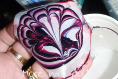 this is sooo stinking smart!!!! I am forever thankful to this blogger!!!!! Marbling Nails, Nail Marbling, Nail Marble, Swirly Nails, Marbled Nails, Water Marble Nail Art, Acrylic Nail Polish, Water Marble Nails, Water Marbling