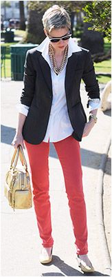 Smart Casual Coral Jeans, How To Wear Blazers, Casual Chic Outfits, Orange Shoes, Classic Wardrobe, Red Pants, Wearing Red