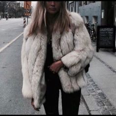 Gorgeous Fox Fur Jacket White Fur Coat, Cold Weather Fashion, Popular Outfits, White Fur, Fur Fashion, Winter Looks, Fashion Street, Fur Jacket, Passion For Fashion