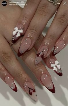 Rihnstone Placement Nails, Almond Nails Inspo Aesthetic, Nail Art With Charms, Almond Nails Aesthetic, Press On Nails Almond, Cherry Nails