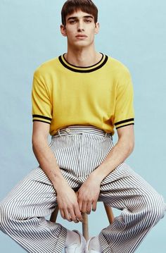 Mens Yellow Pants, Mode Editorials, Mens Fashion Editorial, Mens Editorial, Single Men, Sleek Fashion, Mens Fashion Summer, Fashion Editorial