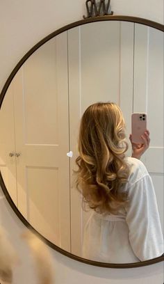 Straight Hair Highlights Blonde, Pink Dress Valentines Day Outfit, Blow Outfit Hair Long, Clean Girl Wedding, Styled Hair, Pinterest Hair, Hair Stylies