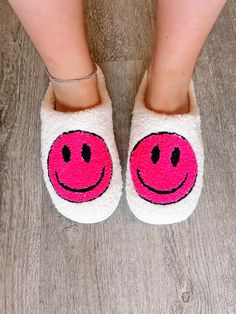 Superpink Smiley Face Slippers | Sassy Shortcake | sassyshortcake.com Happy Face Slippers, Smiley Slippers, Smiley Face Slippers, Sassy Shortcake, Preppy Wardrobe, Preppy Accessories, Cute Smiley Face, Cowgirl Birthday Party, Victoria Secret Model