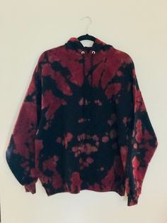 Handmade tie dye hoodie sweatshirt made by Hippie Mom and Me. Sweatshirt is featured in a red scrunch pattern. Pattern will vary per sweatshirt as each item is done by hand. Sweatshirts are a cotton blend. Hippie Mom, Alt Clothes, Mom And Me, Casual Outfit Inspiration, Funky Outfits, Dye Hoodie, Tie Dye Hoodie