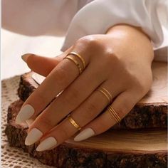 10 Piece Gold Colored Alloy Ring Set. Nwt. Size Guide Included In Photos. Hand Jewelry Rings, Delicate Gold Ring, Gold Rings Simple, Minimalist Accessories, Dainty Gold Rings, Ring Stack, Gold Ring Sets, Gold Ring Stack, Classy Jewelry