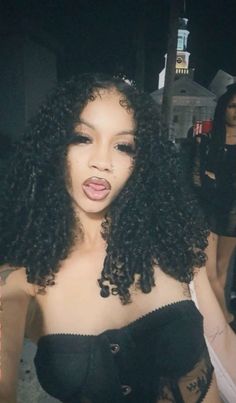 Blasian Baddie, Curly Hair Styles Easy, Hairdos For Curly Hair, Black Curly Hair, Baddie Hairstyles, Hair Photo, Pretty Selfies