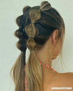 Hairstyles For Teenage Girl, Bubble Pigtails, Peinados Fáciles Para Cabello Corto, 90s Hairstyles, Hair Stylies, Penteado Cabelo Curto, Festival Hair, Hair Stylist Life, Teen Hairstyles