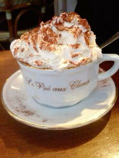 coffee cafe hot cocoa dark academia aesthetic warm comfy cozy vibes Aesthetic Hot Cocoa, Hot Cocoa Aesthetic, Cocoa Aesthetic, Creative Halloween Decorations, Mother Feeding, Pretty Coffee, Autumn Candle, Vanilla Latte, Coffee Ice Cream