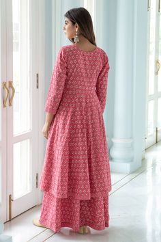 Floral Print Anarkali, Simple Indian Suits, Festive Jewellery, Cotton Suit Designs, Simple Kurta, Kurti Sleeves, Simple Kurta Designs, Long Kurti, Long Kurti Designs