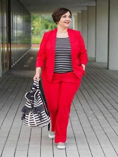 Moda Over 50, Moda Over 40, Women Fashion Edgy, Fashion Over 40, Fashion Over 50, Mode Inspiration, Trendy Fashion Women