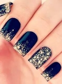 nails -                                                      Luck consists largely of hanging on by your fingernails until things start to go your way ~ Aaron Allston | www.TwoPinkHouses... - Blue and gold nails Nagel Tips, Gold Nail, Super Nails, New Year's Nails, Cute Nail Designs, Fancy Nails, Makeup Tutorials