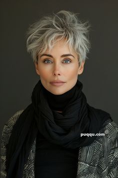 Stunning Pixie Haircuts to Rock Your Gray Hair - Puqqu Pixie Wavy Hair, Curly Silver Hair, Long Blonde Curls, 80's Hairstyle, Haircut Gray Hair, Grey Hair Looks, Blonde Layered Hair, Chic Haircut, Wavy Pixie