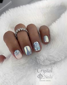 Nails 2023 Trends Holiday, Pretty Chrome Nails, Glitter And Chrome Nails, Chrome Toe Nails, Chrome Glitter Nails, Chrome And Glitter Nails, Nail Art Paillette, Foil Nail Designs, Gel Nail Art Designs