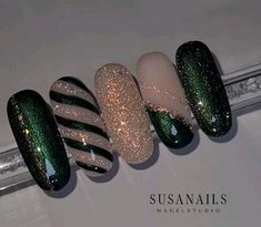 January Nail Ideas, Line Nail Art, Hard Gel Nails, Nails Design With Rhinestones, Almond Acrylic Nails, Cute Gel Nails, Nail Art Videos, Xmas Nails