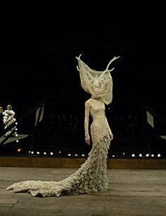 Alexander McQueen "Widows of Culloden" AW 2009 Eldritch Aesthetic, Alexandra Mcqueen, Alex The Great, Surrealism Fashion, Alexander Mcqueen Savage Beauty, Adut Akech, Gown Ideas