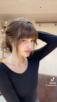 Bangs Inspo, Growing Out Bangs, Textured Bangs, Hairstyles With Glasses, Hair Bangs, Hair Advice, Fringe Hairstyles, French Hair