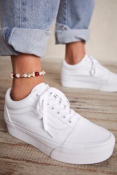 Vans Stack Form Outfit, White Vans Platform Outfit, White Platform Vans Outfit, White Vans Platform, White Vans Outfit Women, White Vans Sneakers With Cushioned Footbed, Vans Platform Outfit, Vans Old Skool Platform White, Platform Vans Outfit