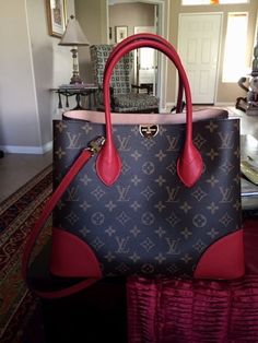 Louis Vuitton Totes, Favorite Handbags, Kelly Bag, Bags Luxury, Beautiful Handbags