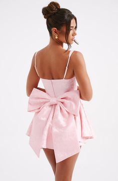 Emelie Playsuit - Blush – BABYBOO Flared Shorts, Homecoming Dresses Corset, Mode Zara, Maxi Dress Sale, Sparkle Dress, Grad Dresses, Floral Jacquard, Dresses By Length, Hoco Dresses