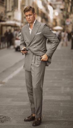 Street Style Suit, Italy Outfits Men, Masculinity Quotes, Grey Suit Men, Quotes Empowering, Empowering Words