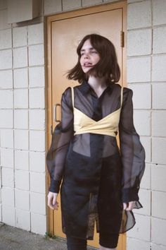 Top Over Shirt Outfit, Sheer Shirt Outfits, Sheer Top Outfit, Shirt Outfit Ideas, Sheer Outfit, Top Street Style, Sheer Clothing, Sheer Shirt, Outfit Look