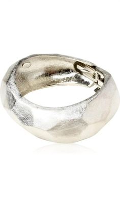 ▪️ Amrita Singh Fontelina Cuff Bracelet New with tag in original plastic packaging Silver tone, easy to put on with hinge opening Facets in bracelet and fashionable brushed metal look ▪️ Free Shipping Elegant Silver Hinged Cuff Bracelet, Silver Hinged Metal Bracelets, Modern Silver Open Cuff Bangle, Retro Silver Bangle Bracelet, Silver Hinged Metal Bangle, Bangle Jewelry, Amrita Singh, Plastic Packaging, Brushed Metal