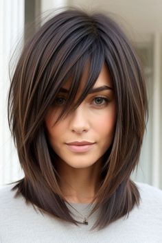 U Shaped Haircut Medium, Hairstyles For Your 40s, Hairstyles For Moms Over 40, Midlength Haircuts With Layers Wavy Hair, Hairstyles 40's For Women, Haircuts 2025 Women, Long Bob Haircuts 2025, Haircuts For 40 Year Old Women, Shoulder Length Haircuts For Fine Hair