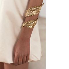 Metal Textured Leaf Shaped Cuff Bracelet. Brand Zara Color Golden | 1856/073 Composition Outer Shell 99% Zinc 1% Steel Condition New In The Brand’s Original Manufacturer’s Package New In 2024 Zara Gold Jewelry For Summer, Gold Cuff Bracelet For Summer, Chic Gold Cuff Bracelet For Spring, Gold Bracelet For Formal Occasions In Spring, Chic Cuff Bracelet For Evening, Chic Gold Bracelets For Summer, Formal Gold Bracelet For Spring, Chic Formal Cuff Bracelet For Spring, Party Open Cuff Bracelet