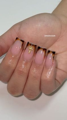 Short Almond Nails Square, Cute Square Nails French Tip, Fall Vibe Nails Short, Classy Girly Nails, Fall Frenchies Acrylic Nails, French Nails W Design, Cute Short Acrylic Nails Brown, Acrylic Square Short Nails, Short Nails Ideas Gold