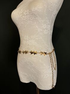 Handmade Belt with beautiful Metal Stars. Lovely gift, swimwear accessory, Teen Belt or add some design to a basic outfit.   Exclusively made by FAN Design. Star Chain Belt, Metal Belts, Star Belt, Handmade Belt, Handmade Belts, Gold Belt, Concert Festival, Childish Gambino, Gold Belts