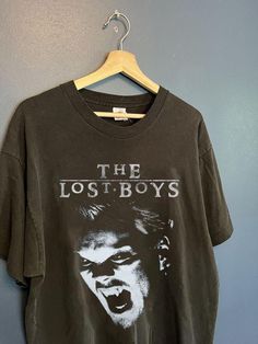 Vintage Boy Aesthetic, Cute Shirts Aesthetic, 80s Horror Movie Aesthetic, Lost Boys Aesthetic, The Lost Boys Aesthetic, The Lost Boys Tattoo Ideas, Horror T Shirt, The Lost Boy, Vintage Horror Shirt