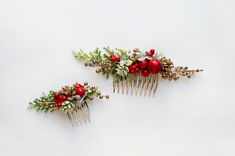 Winter hairpiece Winter hair comb Woodland hair comb Winter Greenery comb Winter Flower Comb Winter Hair Piece Holly bridal hair piece PLEASE READ CAREFULLY THE DELIVERY TIME AT THE BOTTOM OF THE DESCRIPTION Winter greenery hair comb hand made from artificial plastic greenery, berries, metal comb. All the branches are gently assembled into a single so that you can enjoy using it. Ideal for a wedding! Also great for Bridesmaids and Flower Girls. I can make this hair comb with silver or gold comb Henry Winter, Rose Gold Hair Vine, Bridesmaid Hair Comb, Lavender Bridesmaid, Wedding Branches, Trendy Headbands, Winter Greenery, Bridal Hair Piece, Flower Comb