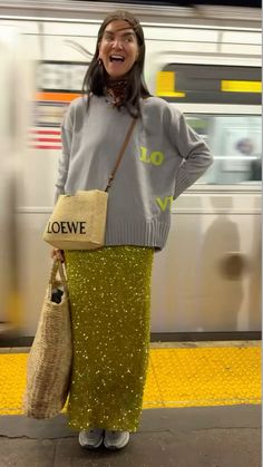 Slow Clothing, Japan Outfits, Comfy Dresses, Autumn Street Style, Japanese Street Fashion, Casual Chic Outfit, Street Style Chic, Bollywood Fashion, Green Fashion