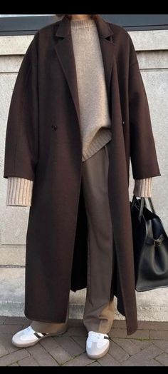 Estilo Hijab, Look Adidas, Mode Casual, Brown Coat, Coat Outfits, 가을 패션, Autumn Outfit, Outfit Inspo Fall, Looks Style