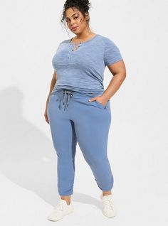 Matching style(s): Search 40361210 FIT Model is 5'10” wearing size 2. . 24. 5” inseam. MATERIALS + CARE Stretch woven ripstop woven fabric. 95% nylon, 5% spandex. Machine wash cold. Tumble dry low. Imported. DETAILS Elastic waist. . Knit rib drawstring. Functional front and back pockets. Front and back contour leg seams. Scrunch hem. . Abrasion resistant. . WHY WE LOVE IT Happy Camper: A performance collection made for exploring the great outdoors. Wherever you go in life, remember to take an op Plus Size Athleisure Outfits, Gingham Jacket, Cropped Pants Women, Denim Maxi Skirt, Black High Waist, Weekend Wardrobe, Matches Fashion, Happy Camper, Open Heart