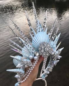 Sea Shell Crowns, Mermaid Shell Crown, Winter Mermaid Costume, Mermaid Crown Aesthetic, Mermaid Head Piece, Mermaid Queen Aesthetic, Kostum Mermaid, Sea Queen Costume, Mermaid Crown Diy