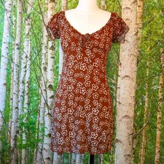 Pac Sun Brown And White Floral Rayon Mini Dress, Short Sleeve, Size Small. Could Be Worn Off The Shoulder. Lined Bodice Area. Tie Front. New With Tags. Hippie, Boho, Bohemian, Classic Summer Sundress. L.A. Hearts Brand. Daisy Print Mini Dress Retro 90s 90s Sundress, Mini Dress Short Sleeve, Pacsun Dresses, Heart Brand, Summer Sundress, Dress Retro, Print Mini Dress, Floral Sundress, Dress Short Sleeve