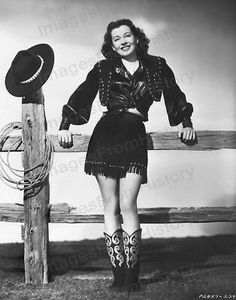 Gail Russell, Wilde Westen, Cowgirl Aesthetic, Cowgirl Costume, Western Women, Cowboy Style, Cowgirl Outfits