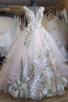 Gergous Prom Dress V Neck Tulle Wedding Dress With 3D Floral Appliques Wedding Dress With Flowers, Floral Ball Gown, Long Wedding Dress, Fairy Wedding Dress, Dress With Flowers, Bridal Ball Gown, Fairy Wedding, Wedding Dresses With Flowers, Dream Wedding Ideas Dresses