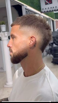 High Fade Short Hair, Wirtz Haircut, Buzzcut Burst Fade, Mullet Men Short, Mens Fade Haircut Medium, Buzzed Mullet, Modern Buzzcut Men, Men Short Mullet, Crop Haircut Men