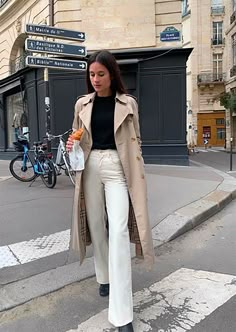 Spring Parisian Style, Paris Spring Fashion, Paris Outfit Ideas, What To Wear In Paris, A Day In Paris, Parisian Outfit, Outfits Paris, Parisian Outfits, Chique Outfit