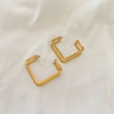 No piercing? No problem. Allergic to all metals? We got you. Introducing our newest line of clip on earrings, that will work for all types of skin types and hole-less lobes. Description: Clip-on piece has our resin, bendable piece to fit around your earlobe Metal: 18K Gold plated Stainless Steel Size: 22mm x 8mm Weight: 3g for one earring Modern Small Hoop Metal Clip-on Earrings, Minimalist Metal Clip-on Earrings For Gift, Modern Metal Clip-on Jewelry, Modern Nickel-free Clip-on Earrings For Everyday, Elegant Hypoallergenic Metal Piercings, Gold Minimalist Metal Ear Cuff, Modern Small Hoop Gold Piercings, Modern Gold Small Hoop Piercings, Gold Metal Piercings