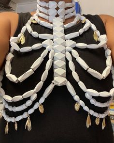 Ribcage Skeleton, Fantasias Halloween, Mode Inspo, Bijoux Diy, Character Outfits, Dandy, Costume Design, Diy Fashion, Wood Beads