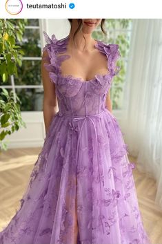 Indian Prom Dresses, Women Prom Dresses, Purple Embroidery, Trendy Outfits Indian, Party Dress Women, Bridesmaid Saree, Dresses Ball Gown, Womens Prom Dresses