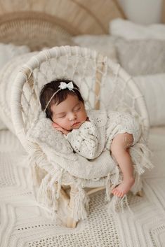 Soft Natural Style, Skin Retouching Photoshop, Macrame Chair, Newborn Photography Studio, Baby Photoshoot Boy, Retouching Photoshop, Cute Babies Photography