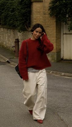 @sinceralyjules / red Fit Board, Looks Pinterest, Clothes Fall, Skandinavian Fashion, Uni Outfits, 2024 Style, Bootcut Jean, Neue Outfits, Looks Street Style