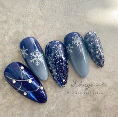 Christmas Holiday Nails, Blue Christmas Nails, Holiday Nails Christmas, Art Deco Nails, Christmas Nails Easy, Blue Nail Art, Work Nails, Snowflake Nails